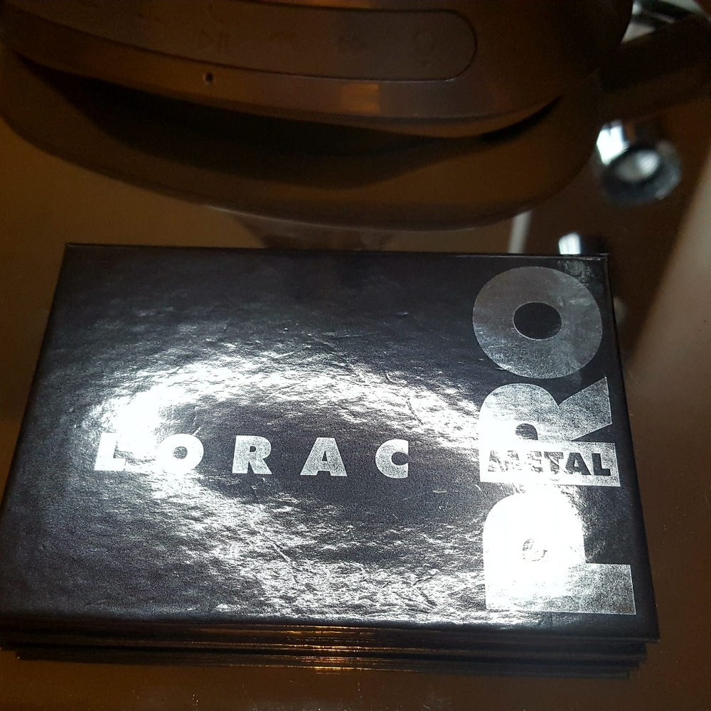 Lorac Pro metal palette